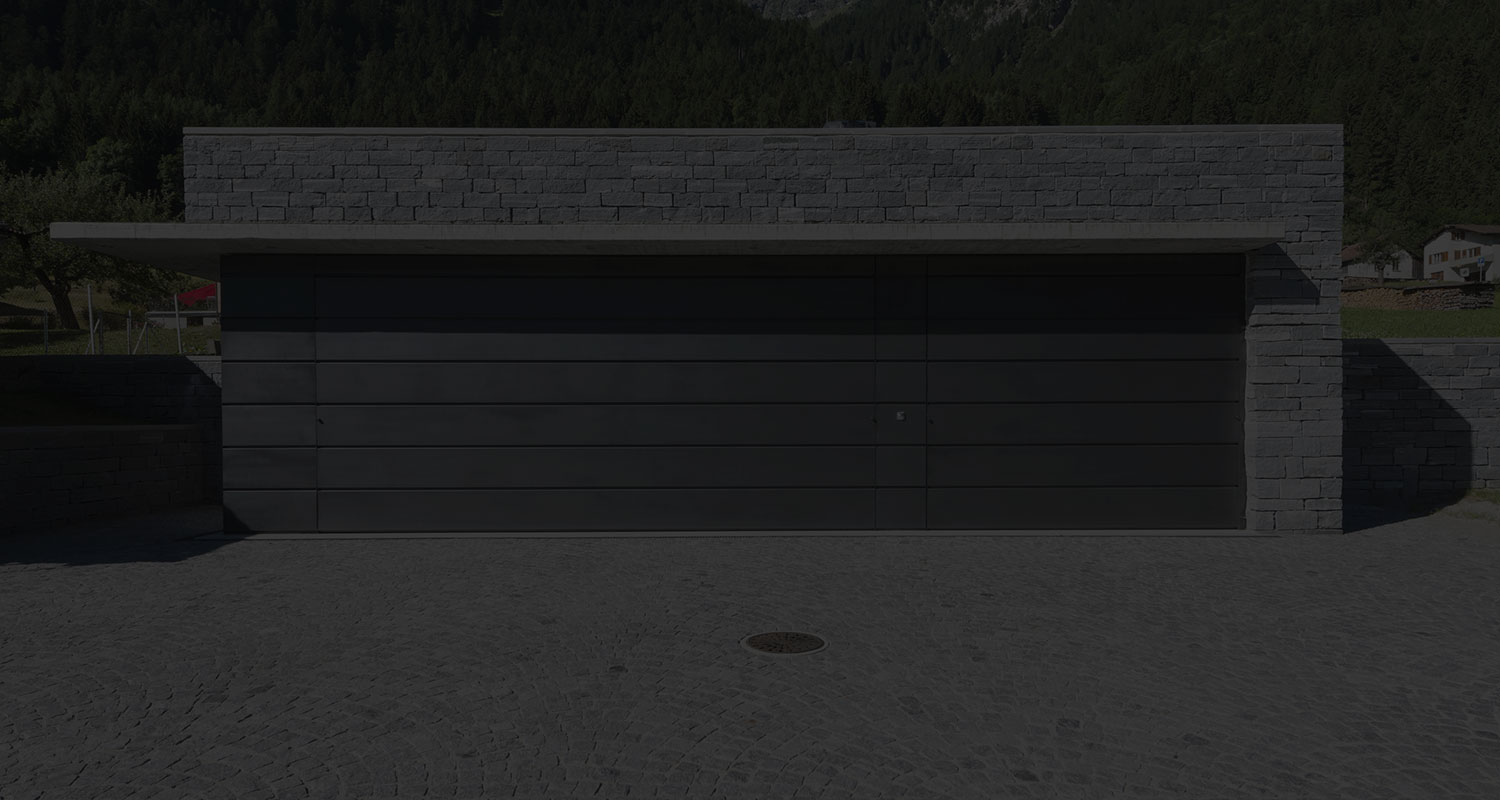 Porta garage basculante con porta pedonale Mimetismo 
